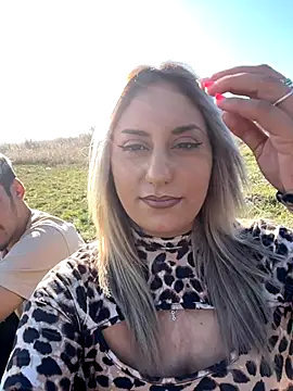 SinfulLovers33 online show from November 1, 2025, 11:37 am