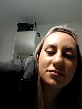 SinfulLovers33 online show from November 13, 2025, 9:24 am