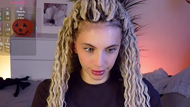 mia silkk online show from November 1, 2025, 6:19 am