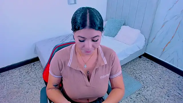 Snapshot of Amira_mansour chatting on November 24, 2025, 7:36 pm Amira mansour online show from November 24, 2025, 7:36 pm