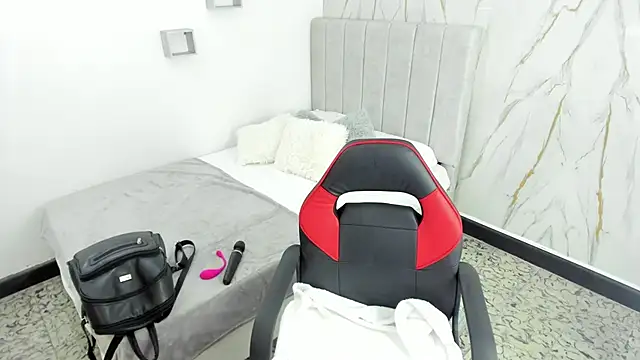 Snapshot of Amira_mansour chatting on October 25, 2025, 12:04 pm Amira mansour online show from October 25, 2025, 12:04 pm