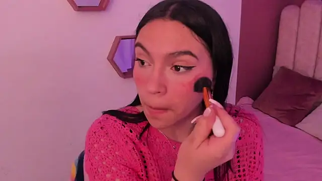 Ariana  clauss online show from December 1, 2025, 9:04 pm