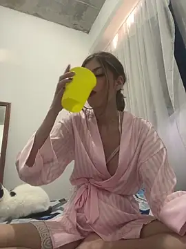 AlessiaLuxx online show from May 28, 2026, 10:26 pm
