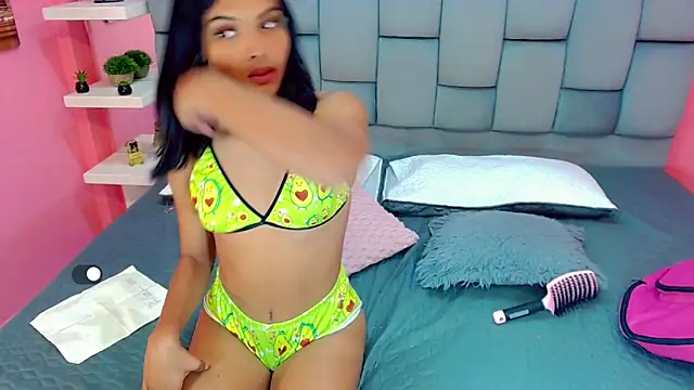 KIISHANNY online show from October 13, 2025, 8:21 pm