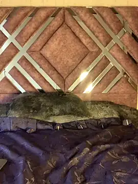 LunaMoore Pink online show from February 23, 2026, 3:34 pm