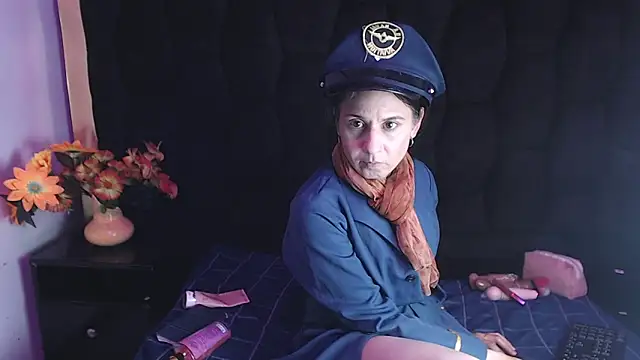 Kylie Bloom online show from November 14, 2025, 10:02 pm