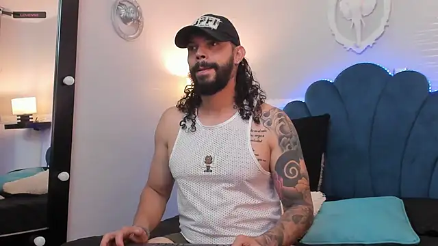 AlukardBig online show from December 5, 2025, 1:32 pm