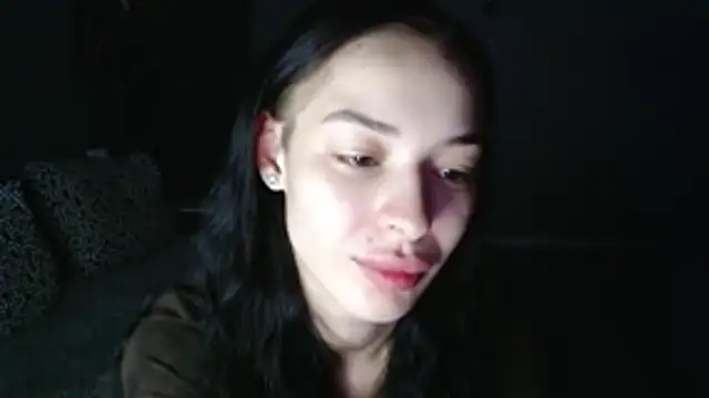 Daphne Darkthorn online show from November 6, 2025, 3:43 am