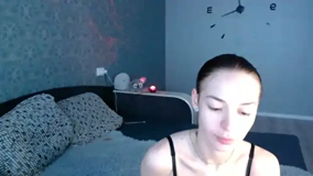 Daphne Darkthorn online show from November 17, 2025, 11:14 am