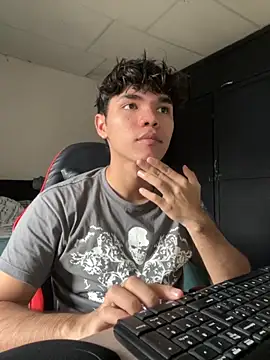 Im Camii online show from November 29, 2025, 7:36 pm