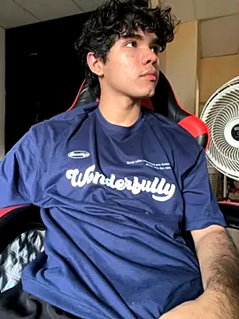 Im Camii online show from November 9, 2025, 6:23 pm