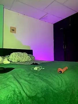 Im Camii online show from December 21, 2025, 8:42 pm