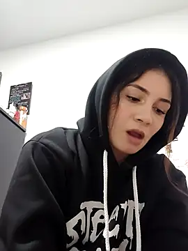 sophia salazar18 online show from November 1, 2025, 8:25 pm