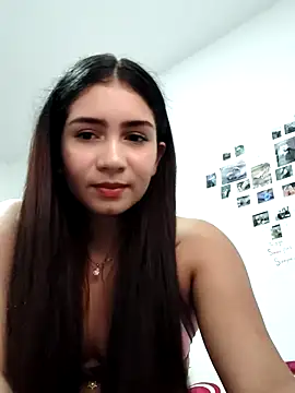 sophia salazar18 online show from November 6, 2025, 7:18 pm