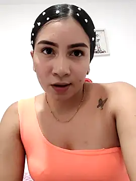 sophia salazar18 online show from October 17, 2025, 7:26 pm