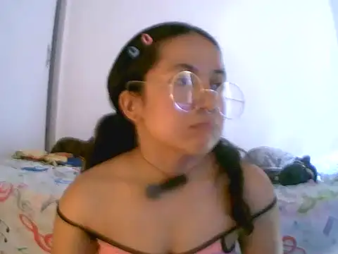 chiarafus0 online show from November 22, 2025, 6:18 pm