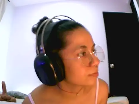 chiarafus0 online show from November 4, 2025, 9:29 pm