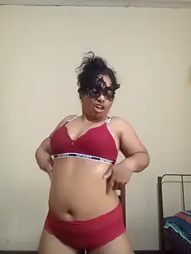 Expose Queen online show from March 22, 2026, 10:17 am