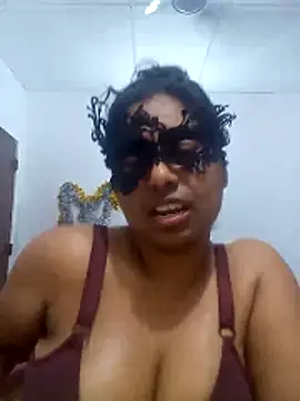Snapshot of Expose_Queen chatting on April 28, 2026, 5:06 pm Expose Queen online show from April 28, 2026, 5:06 pm