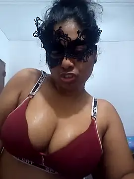 Snapshot of Expose_Queen chatting on April 29, 2026, 6:03 pm Expose Queen online show from April 29, 2026, 6:03 pm
