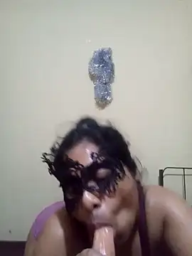 Expose Queen online show from February 28, 2026, 6:40 pm