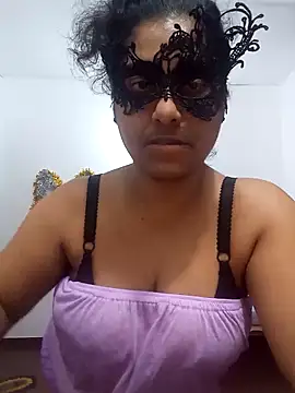 Snapshot of Expose_Queen chatting on May 19, 2026, 7:43 pm Expose Queen online show from May 19, 2026, 7:43 pm