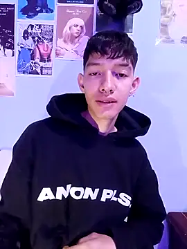 heyy noah11 online show from October 24, 2025, 1:26 am