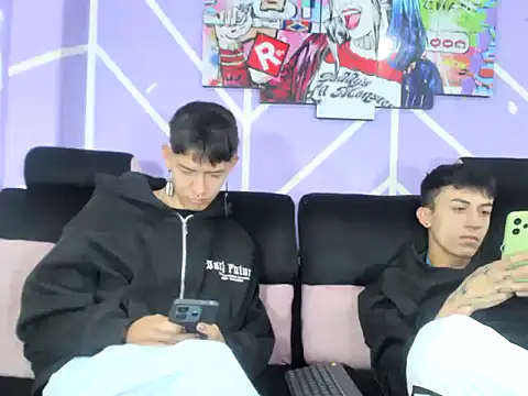 heyy noah11 online show from April 12, 2026, 1:36 pm