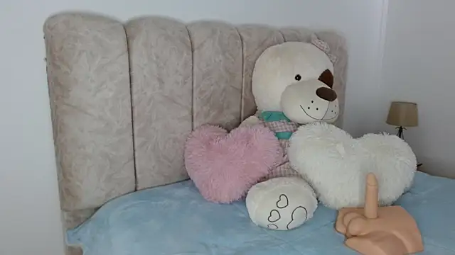 dasha naughty online show from April 11, 2026, 1:37 pm