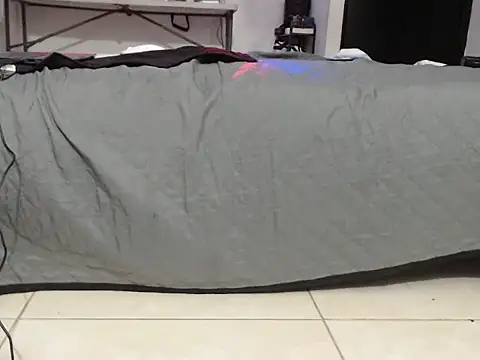 Snapshot of TinyStarz chatting on November 23, 2025, 12:42 am TinyStarz online show from November 23, 2025, 12:42 am