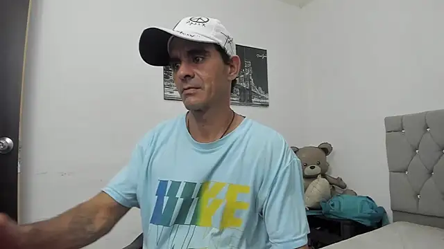 Sofi And Santy online show from February 20, 2026, 12:29 am