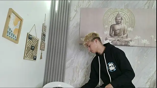 EMPIRE BOYS1 online show from April 14, 2026, 7:24 am