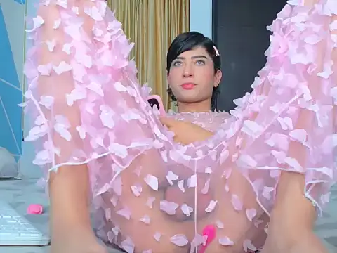 isabellaqueens online show from October 31, 2025, 7:54 pm