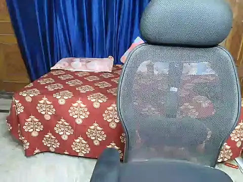 Snapshot of hii_tanisha chatting on April 6, 2026, 5:52 am hii tanisha online show from April 6, 2026, 5:52 am