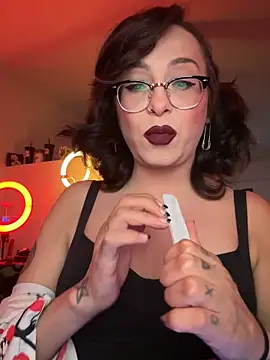 MiniMonroe online show from November 24, 2025, 10:48 am