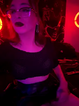 MiniMonroe online show from November 9, 2025, 9:13 am