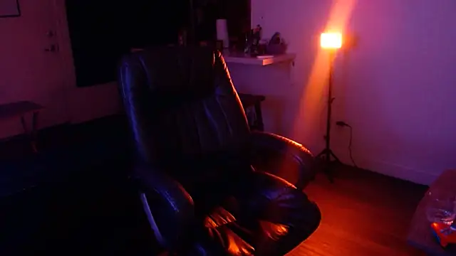 MiniMonroe online show from October 13, 2025, 8:16 am