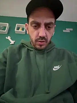 Snapshot of AlexGogo23 chatting on December 14, 2025, 1:49 pm AlexGogo23 online show from December 14, 2025, 1:49 pm