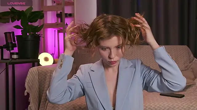 Snapshot of your_carrie chatting on October 19, 2025, 9:01 am your carrie online show from October 19, 2025, 9:01 am