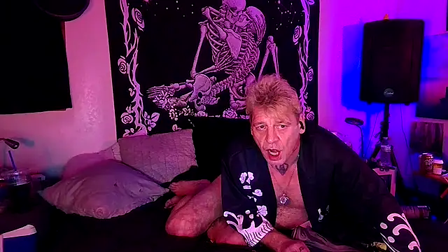 whitehole4bbc252 online show from April 4, 2026, 8:32 am