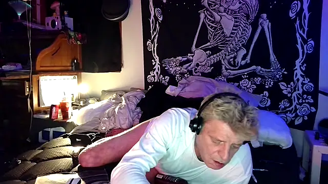 whitehole4bbc252 online show from April 6, 2026, 9:32 am