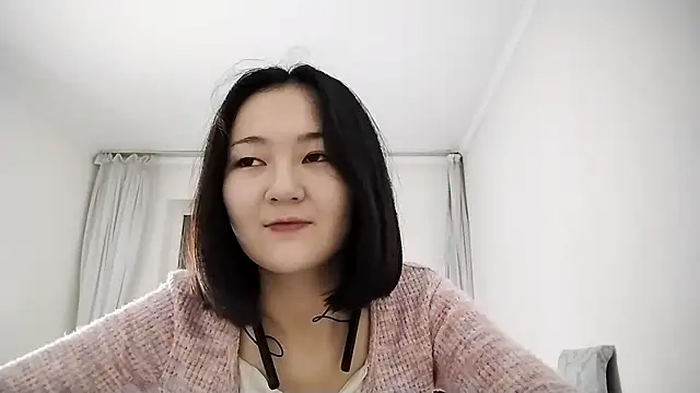 Lyndasilk online show from October 15, 2025, 2:14 pm