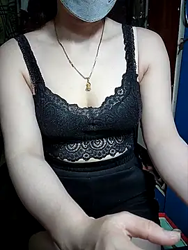 LeanaLy online show from October 17, 2025, 12:29 pm