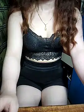 LeanaLy online show from October 16, 2025, 2:47 pm