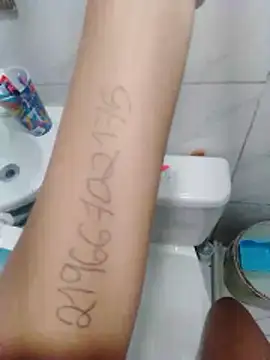 Snapshot of Camilanifeta chatting on December 19, 2025, 8:44 pm Camilanifeta online show from December 19, 2025, 8:44 pm