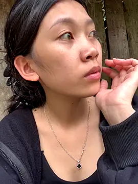 linh-lan1 online show from October 31, 2025, 12:40 am