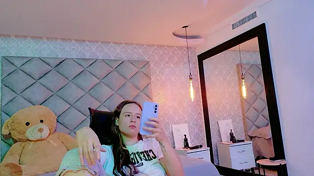 CARO ADAMS1 online show from February 1, 2026, 10:57 am