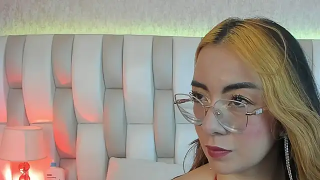 Ari lynn  online show from March 19, 2026, 3:39 am