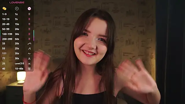  Cute World  online show from November 14, 2025, 9:18 pm