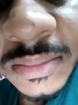 GlossyDare1823 online show from January 7, 2026, 10:59 pm